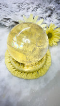 Load image into Gallery viewer, Macrame Sphere/crystal Holder
