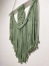 Load image into Gallery viewer, Selenite Macrame
