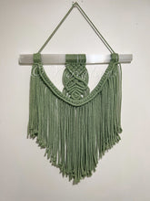 Load image into Gallery viewer, Selenite Macrame
